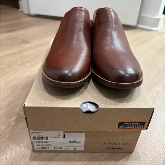 Clarks Camzin Step Bootie in Dark Tan Leather - New In Box - Picture 2 of 6
